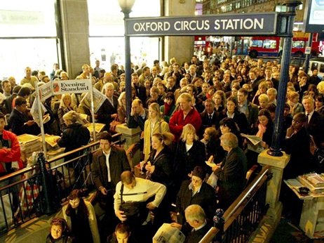 17437_Overcrowding-Oxford-Circus