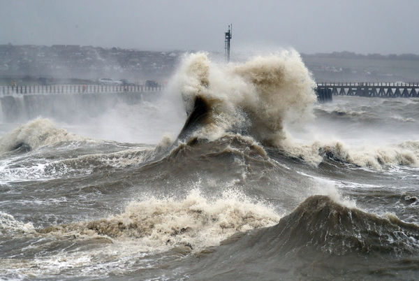 7 éve nem tombolt ilyen vihar Nagy-Britanniában: a Ciara vihar képekben 13