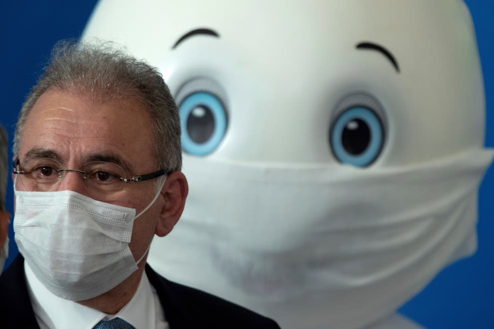 Covidos lett a brazil egészségügyi miniszter, akivel Boris Johnson nemrég fogott kezet 3