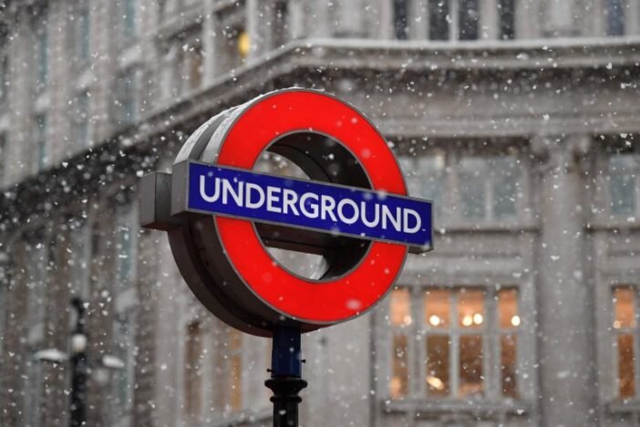 Szakad a hó Londonban és Nagy-Britannia több másik területén is