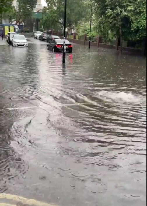 Hatalmas eső és több helyen árvizek London és Dél-Anglia egyes részein 7