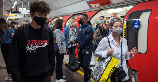 Mégis kötelező lesz a maszk a tömegközlekedésen Londonban 3