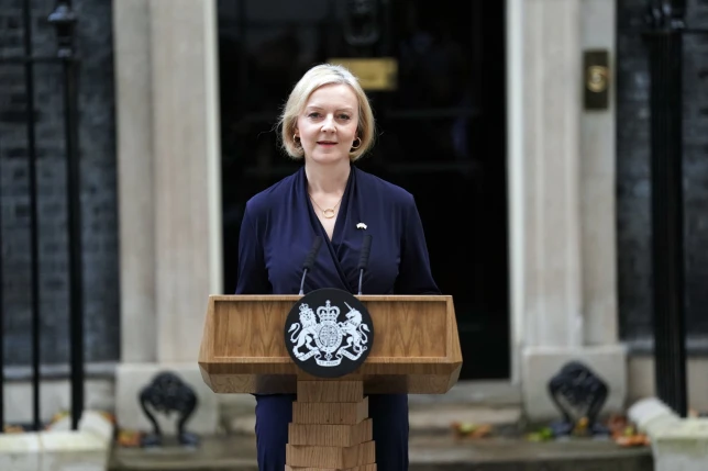 Óriási hír! Lemondott az új miniszterelnök Liz Truss alig 6 hét után 3