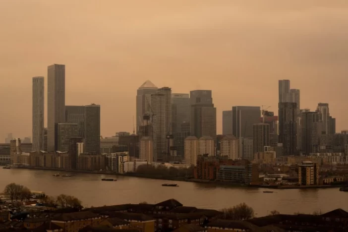 Egész London kísérteties, sárgás színbe borult: ritka, különleges felvételek a brit fővárosról 3