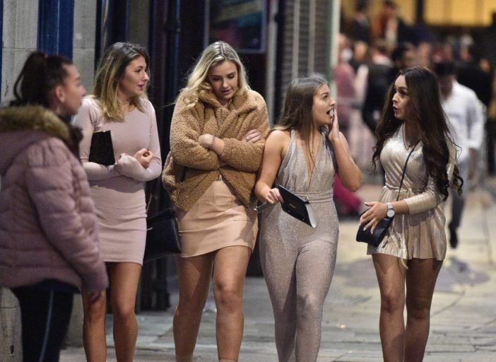 A 2018-as angliai szilveszter képekben