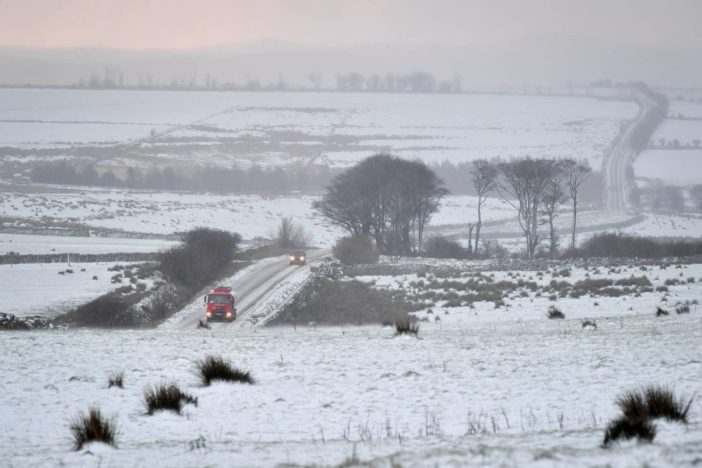 Az első komolyabb hóesés idén Nagy-Britanniában: több helyen 10-20 cm hó esett le hétfő reggelre 5