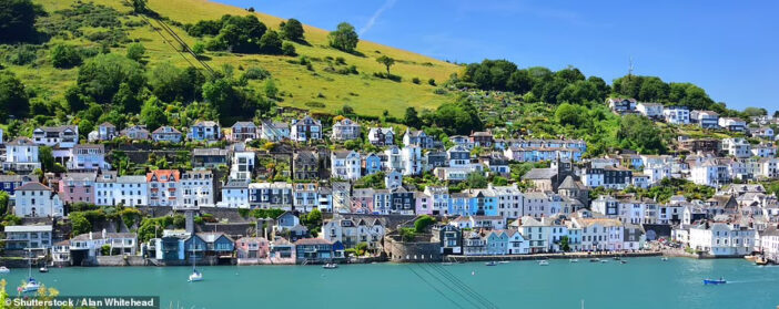 Nagy-Britannia legszebb tengerparti úti céljai 2022-ben: idén ismét egy gyönyörű angliai kisváros nyert 7