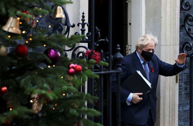 Kérdésessé válhat a korlátozások karácsonyra beígért lazítása Nagy-Britanniában 3