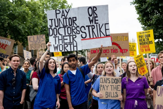 Bejelentették, mikor lesz az NHS-nél az ápolók országos szintű sztrájkja Nagy-Britanniában 3