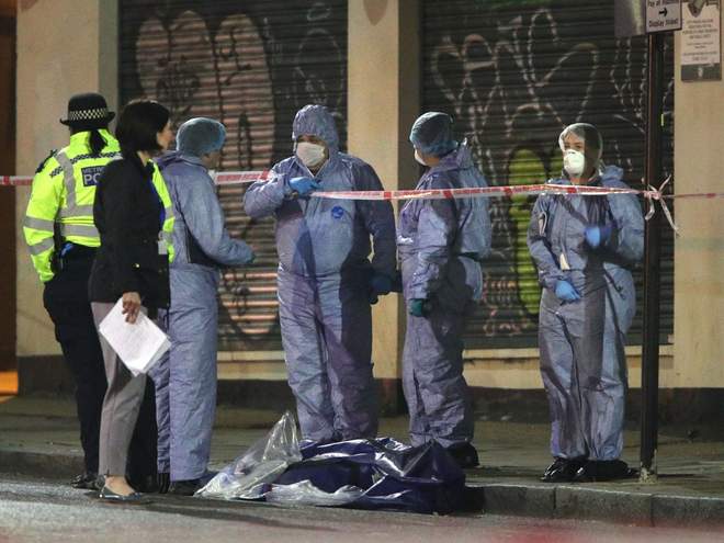 7 óra alatt 7 késelés történt London utcáin: 1 halott többen kórházban 4