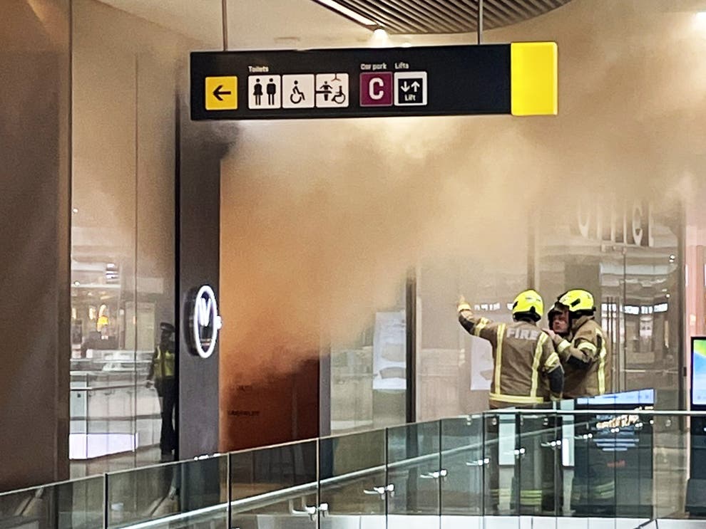 Tűz ütött ki London legnagyobb bevásárlóközpontjában a Westfieldben: mindenkit evakuáltak 6