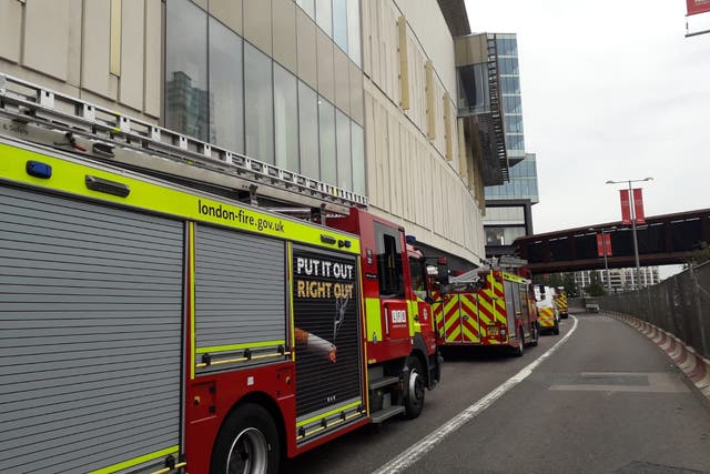Tűz ütött ki London legnagyobb bevásárlóközpontjában a Westfieldben: mindenkit evakuáltak 3