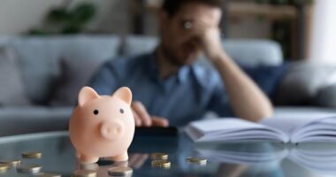 Rengeteg fiatal pár inkább kapcsolatban marad Angliában, csak mert úgy elviselhetőbbek a megélhetési költségek