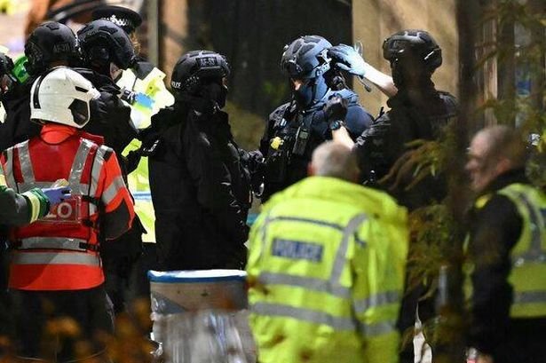 Újabb fejlemények és megdöbbentő nyilatkozatok a londoni vonaton történt vérengzés kapcsán Újabb fejlemények és megdöbbentő nyilatkozatok a londoni vonaton történt vérengzés kapcsán