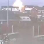 Hatalmas villámcsapás talált telibe egy házat és videó is van róla + friss infók a holnapi hatalmas esőzések kapcsán Angliában