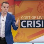 „Egy kib***ott szégyen”: Martin Lewis teljesen kiakadt az új brit energia árplafon tervezeten ami még rosszabb helyzetbe hozza az egyszerű embereket