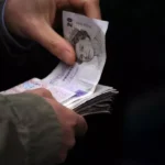 Emelkedni és módosulni fog a minimálbér Nagy-Britanniában