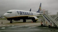 Kényszerleszállást hajtott végre a Ryanair egyik angliai járata Londonban, miután az egyik utas váratlanul életét vesztette 2