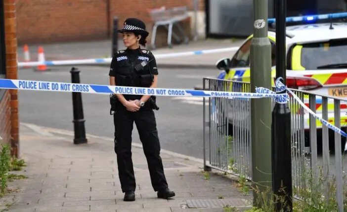 20-as éveiben járó nőt lőttek le a nyílt utcán Londonban 1