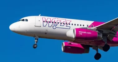 Teljesen kiakadtak a Wizz Air utasai, miután több járatot egyszer csak a semmiből töröltek, néhánynak meg az időpontját változtatták meg hirtelen