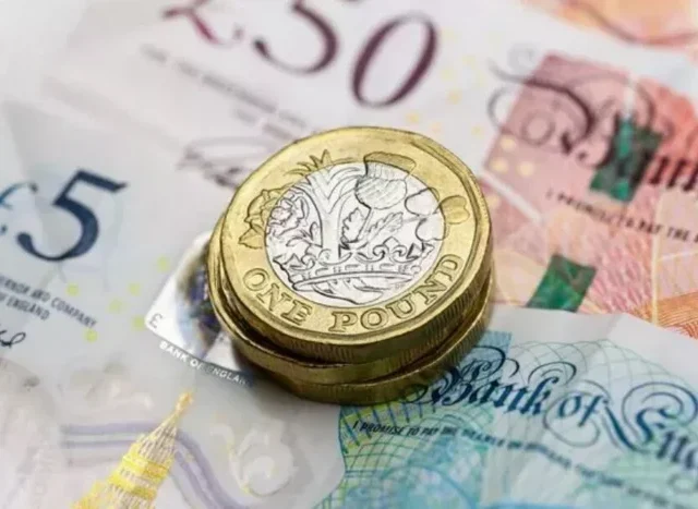 Ingyen £420 több mint egymillió Universal Credit-ben részesülő brit háztartásnak – Életbe lépett a DWP új szabályozása