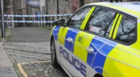 Tinédzser fiút erőszakoltak meg Paisley városközpontjában - a brit rendőrség hajtóvadászatot indított Tinédzser fiút erőszakoltak meg Paisley városközpontjában - a brit rendőrség hajtóvadászatot indított