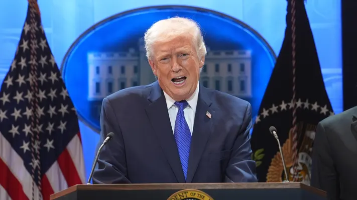 Az egész világon eluralkodó egyre kaotikusabb gazdasági és politikai helyzet visszakergetheti Nagy-Britanniát az EU-ba Az egész világon eluralkodó egyre kaotikusabb gazdasági és politikai helyzet visszakergetheti Nagy-Britanniát az EU-ba