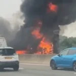 Teljes útlezárás az M25-ösön Angliában – egy kamion lángokban az autópályán