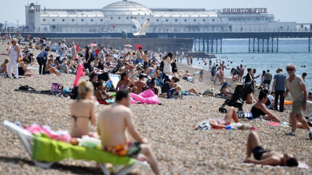 Óriási dögmelegek érkeznek Angliába hétvégén: Európában több helyen 40C-t is mértek már 5