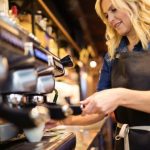 Menekülnek az EUs dolgozók Nagy-Britanniából, nőttek a fizetések és a munkanélküliség (friss adatok)