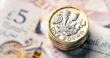 Jelentős mértékben emelkedhet a minimálbér Nagy-Britanniában, és a fiatalok akár még ennél is jobban járhatnak