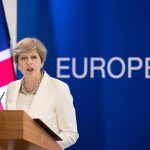 Hatalmas előrelépés a Brexit tárgyalásokon: Theresa May „beadta a derekát” az EU-nak