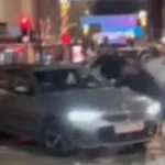 Autóval emberek közé hajtott egy nő Manchester belvárosában – a jelenetet többen videóra is vették