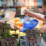 Jó hírek a Nagy-Britanniában élőknek – tovább csökkent az infláció és az élelmiszer árak emelkedése is lassul