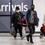 Koronavírus UK: £1,000-ra is büntethetik, aki nem tartja be az új szabályokat mikor az országba érkezik