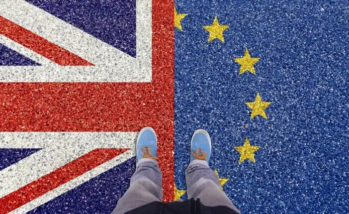2.6 millió EU állampolgár tartózkodása, és munkához és egészségügyi ellátáshoz való joga kerül veszélybe Nagy-Britanniában, sőt akár kitoloncolhatják őket 5