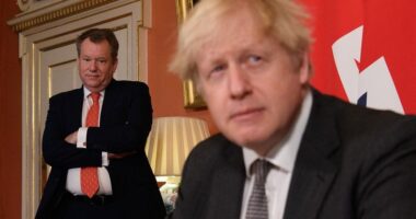 Újabb krízis, fokozódik a káosz, miután Boris Johnson „Brexit minisztere”, Lord Frost is beadta lemondását 10