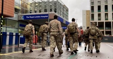 Mától már a katonaság embereit is be kellett vetni Londonban az omicron variáns és a súlyos munkaerőhiány miatt az NHS-nél