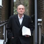 Fontos Covid dokumentumok nyilvánosságra hozásával fenyeget a brit kormány volt főtanácsadója