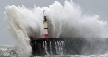 Az Eowyn vihar rövidesen eléri Nagy-Britanniát: hol és mikor várható havazás, extrém szélvihar és másodfokú figyelmeztetés