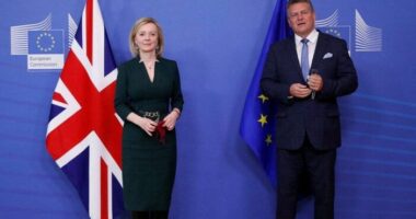 Újabb balhé a Brexit megállapodás körül: már pénteken eljárást indíthat az EU a britek új törvényjavaslata miatt