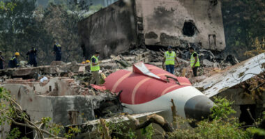 Kiderült, hogy mi okozhatta a lezuhant londoni járat katasztrófáját és, hogy mik voltak a pilóta utolsó szavai