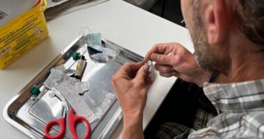 Jóváhagyták, Nagy-Britanniában most először lehet majd illegális kábítószereket fogyasztani „büntetlenül” ezen a helyen