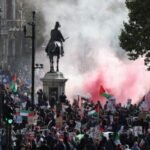Óriási tömeg, százezren tüntettek London utcáin a palesztinok mellett az Izrael – Hamász harcok közepette