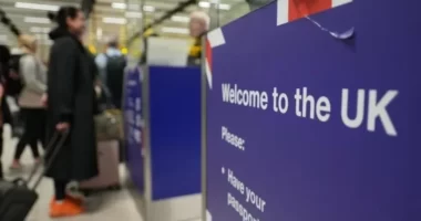 Komoly változások jönnek a Nagy-Britanniába érkező bevándorlók számára – a brit kormány tegnapi nagy bejelentése