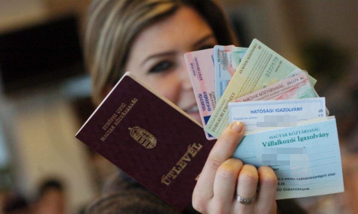 Így kaphat útlevelet a gyermekünk, ha külföldön született 2