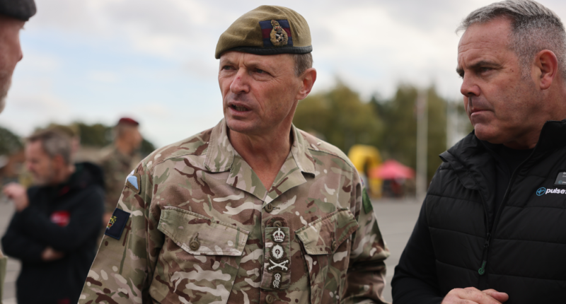Háborúra készül Nagy-Britannia? Súlyos figyelmeztetés: "hamarosan a lakosságnak is szerepet kell vállalnia az ország védelmében"