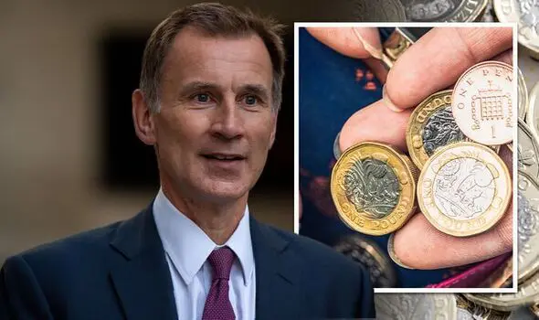 "Borzasztó nehéz döntéseket kell meghoznunk" - a brit pénzügyminiszter nyilatkozott 9