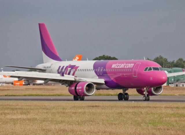 Kényszerleszállást hajtott végre a Wizz Air londoni járata, miután a pilótafülke elkezdett megtelni füsttel