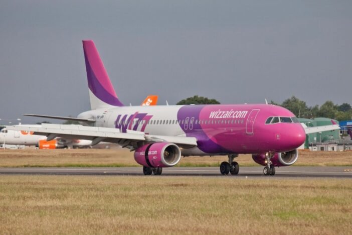 Kényszerleszállást hajtott végre a Wizz Air londoni járata, miután a pilótafülke elkezdett megtelni füsttel Kényszerleszállást hajtott végre a Wizz Air londoni járata, miután a pilótafülke elkezdett megtelni füsttel